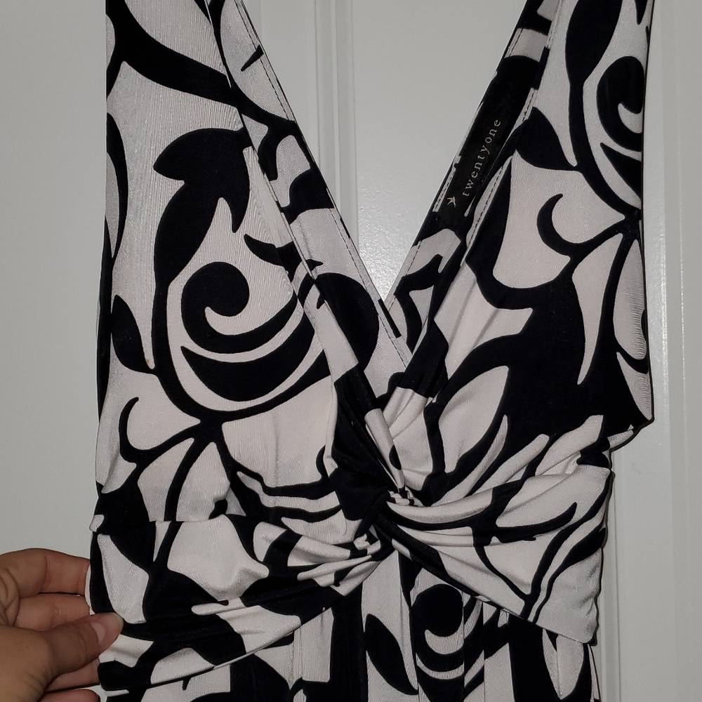 Dress - Picture 3 of 7